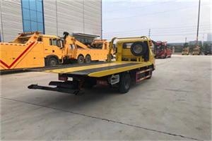 丹东非事故拖车